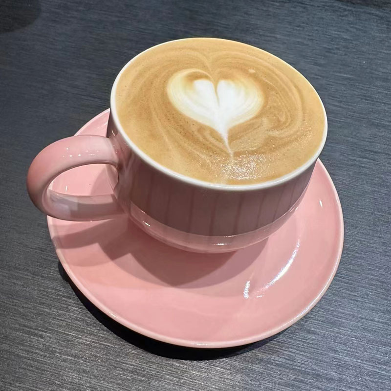 Hvorfor er ikke-mejeri flødekande til kaffe ved at blive det foretrukne valg for kaffeelskere i hele verden?